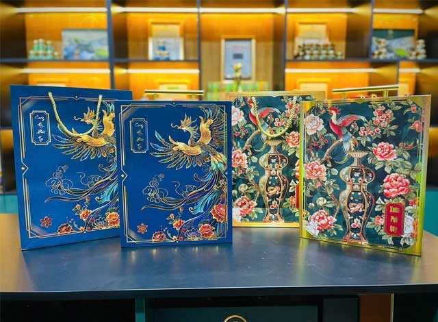 Hộp Quà Tết Thịnh Vượng Phúc Lành Viên Mãn QTHN 155 – Mua Ngay Tại Hà Nội